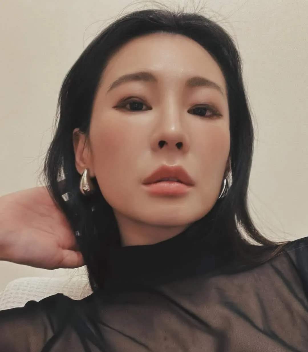 极品高颜值大奶网红funnyg下海视频流出 女神当年居然为了钱全裸直播自慰 舔狗看了直接道心破碎