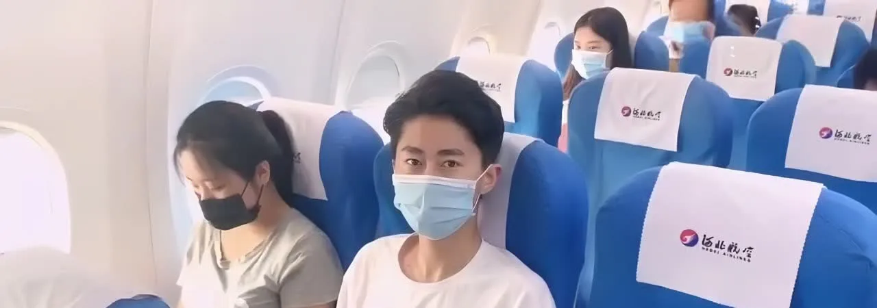 沈樵火车邂逅前男友 直接爬床吃鸡操逼 做不成朋友那就做炮友！