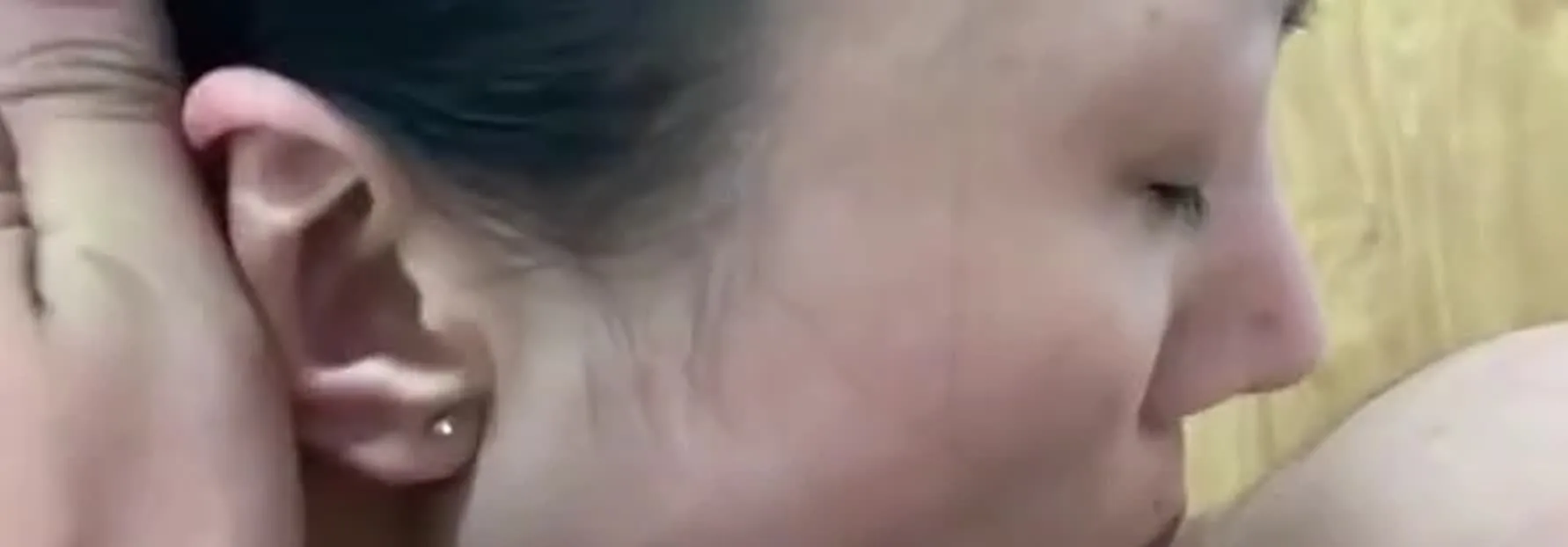 背着老公出来当狗 毒龙舔脚 三洞全开！这贱货她老公肯定不知道她被调教成这样！