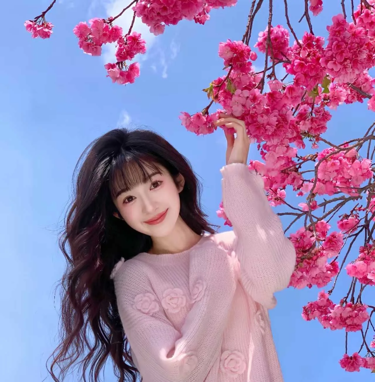 91视频 今日话题 02月08日 露出为什么这么上头？ 公共场所大胆裸露的刺激背后到底是真自由还是高危作死？