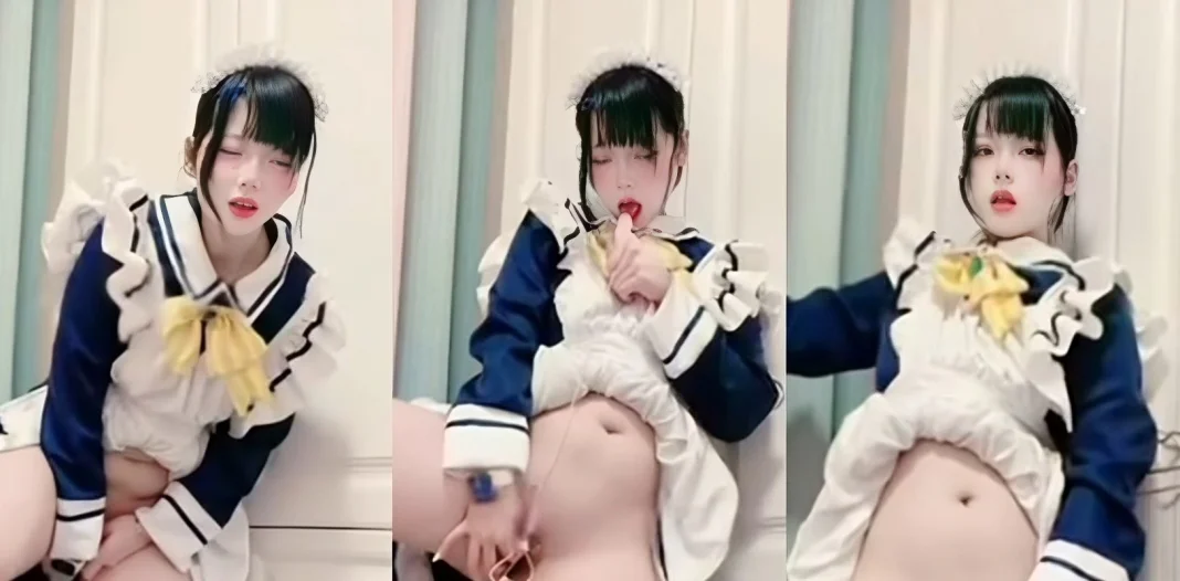 极品露脸萝莉福利姬 兔宝大人 第六弹 cos枣子姐女仆装站立式跳蛋自慰 高潮爽的小萝莉都拧巴起来了！