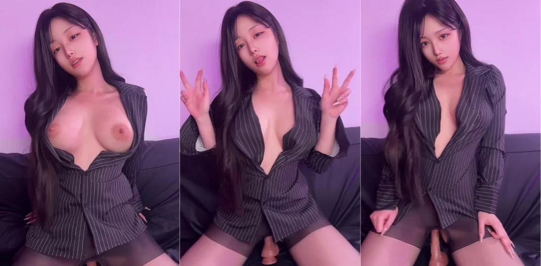 推特高颜值巨乳女神姝姬娘娘黑丝自慰 逼紧的要命 夹着假屌怎么动都不会掉