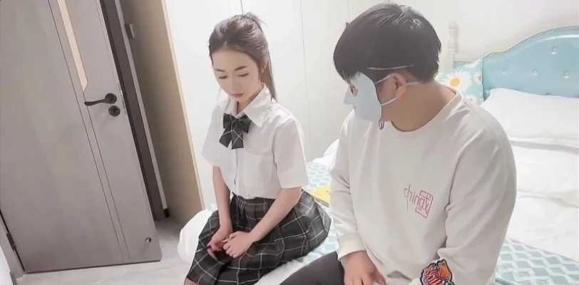 清纯JK制服少女沫沫趁爸妈不在家 火辣肉体告白家教老师 体验禁忌激情时刻