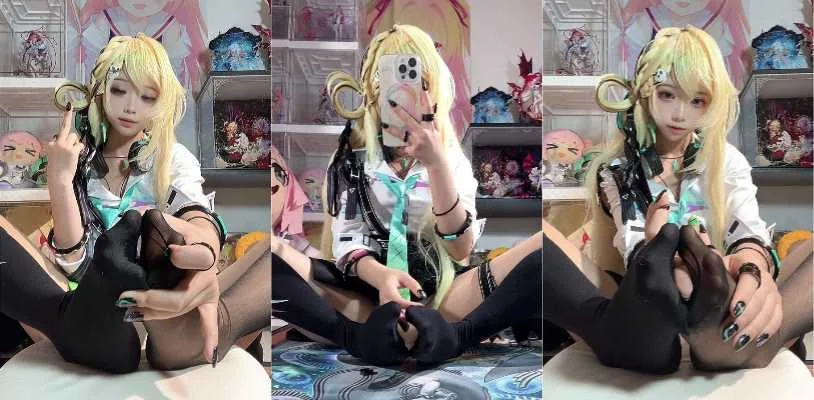 萝莉白栎Shirly琳奈足交诱惑 Cosplay足拍现场超带感 双白丝小脚夹击大鸡巴 足控天堂