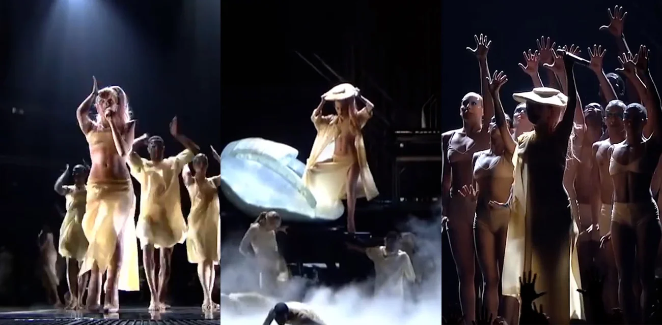 Lady Gaga   Born This Way第53届 格莱美  音乐现场！