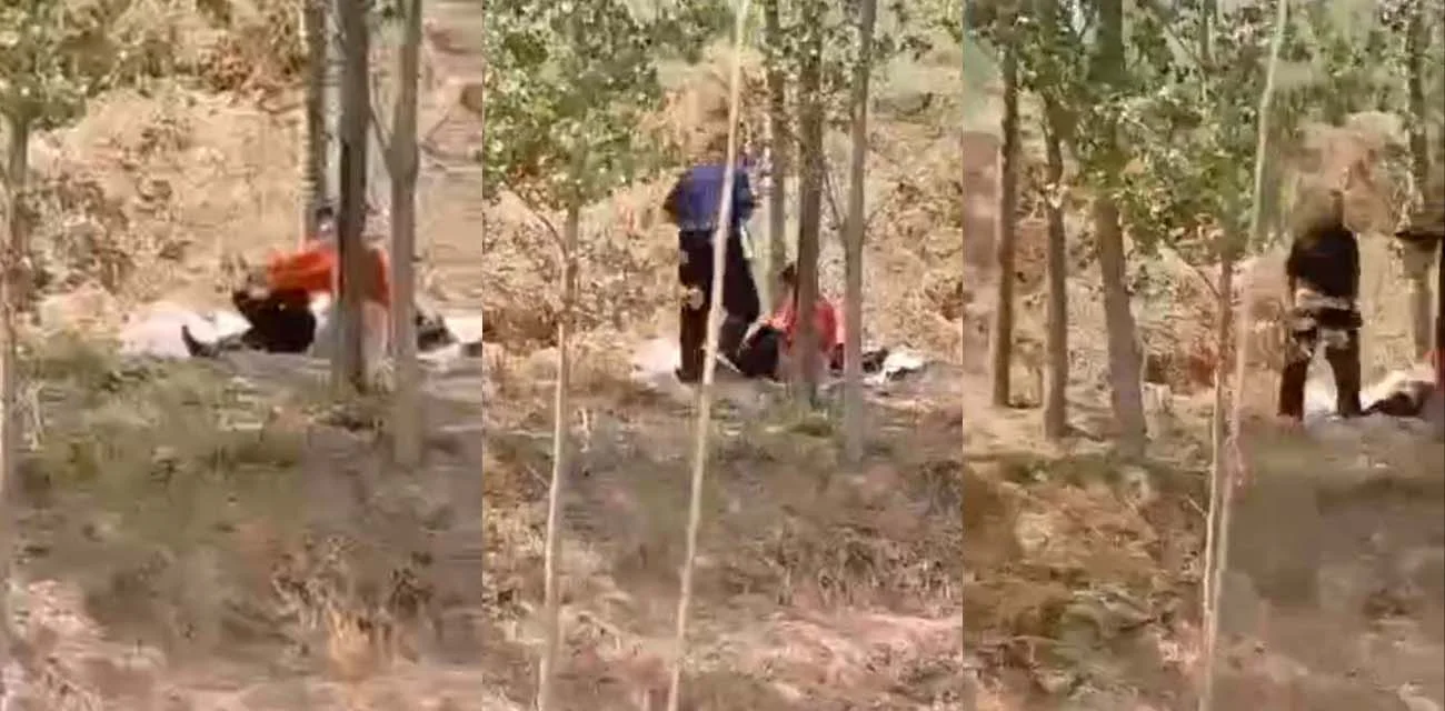 同性恋野战被拍 两位大叔田野户外脱光爆菊肛交 看红姐看多了吧！