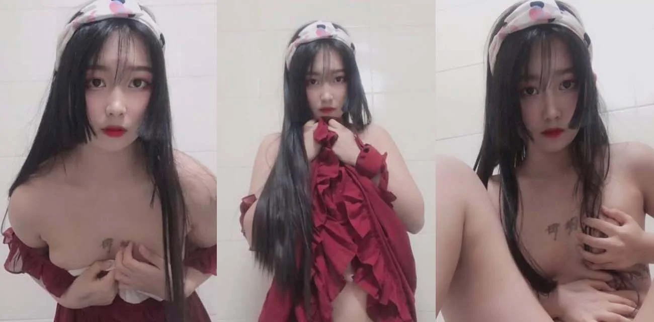 天津反差学生妹 唐欣 在浴室接受主人的任务 身上写满淫荡词语 手指自慰扣穴特别淫荡