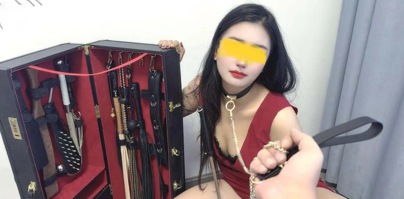 SM暴虐高颜值骚母狗 滴蜡肛交毒龙 妹子真的好可怜 深喉到吐太绝了