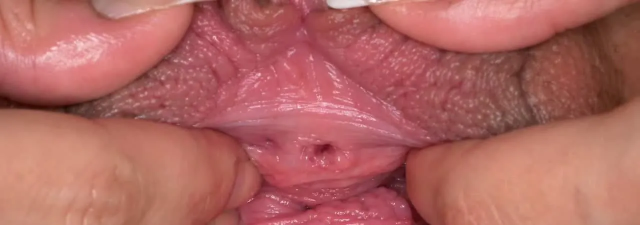 欧美PJ.Girls极品蝴蝶穴女神自慰秀 掰开粉嫩大阴唇近距离展示 拳交白虎穴高潮