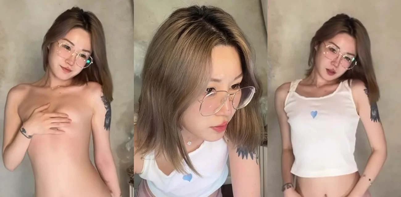 抖音反差网红 HuaaaaaMi花妹 私拍大尺度福利 一对一亲密互动裸聊 反差感十足!