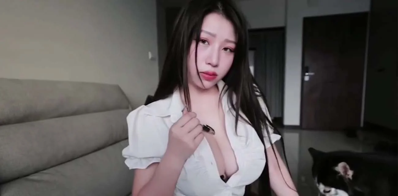 台湾极品网黄 艾玛Emma 家庭教师篇新作 OL黑丝制服诱惑学生 不好好学习就用肉穴惩罚呦