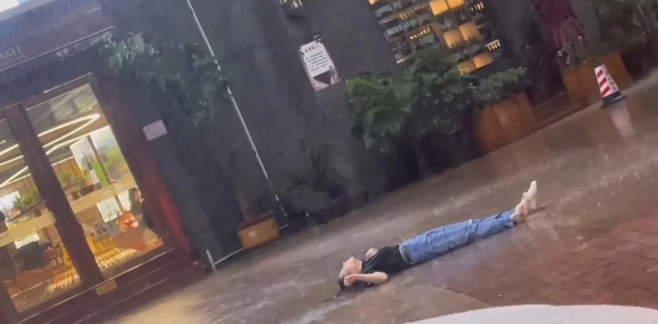 南宁吴紫琪为爱跳楼   禁忌恋撕碎少女心崩溃    一地碎梦