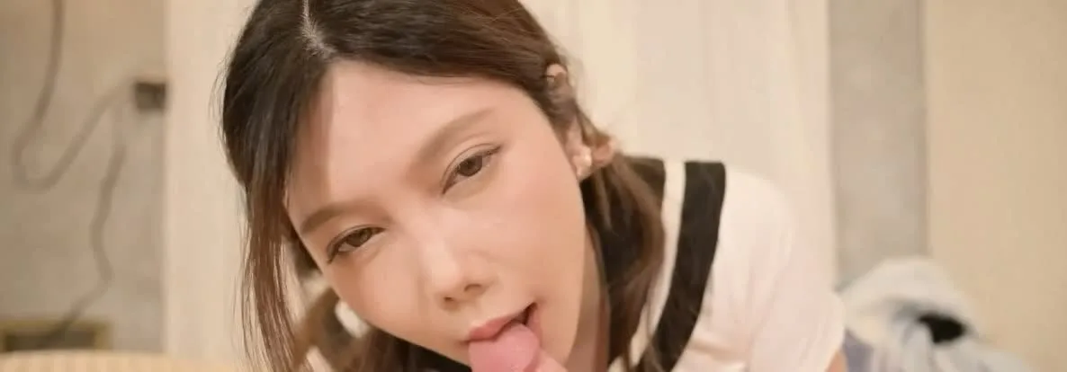 台湾JK女神斑斑新作 醉酒女儿惨遭兽父无套强上  醒来却主动张开腿 真是太欠操了！