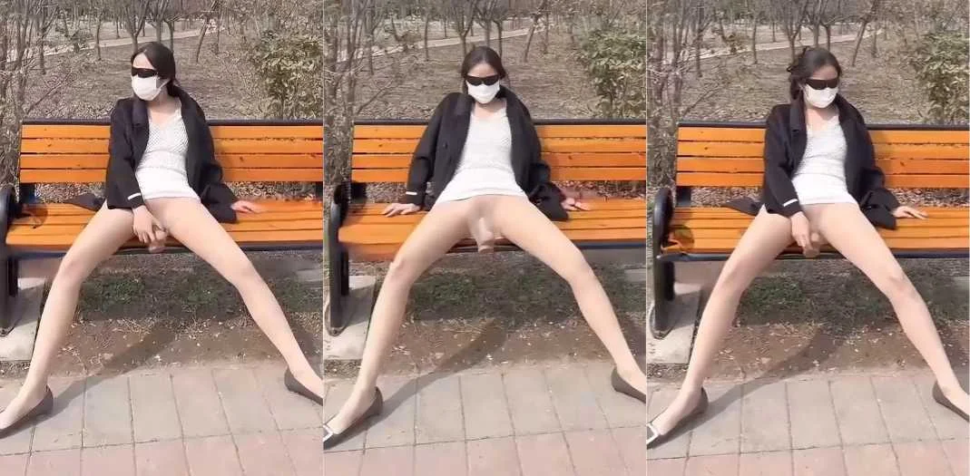 极品骚货金秘书公园大胆露出自慰 一插嫩逼全是水 不愧是专业秘书！