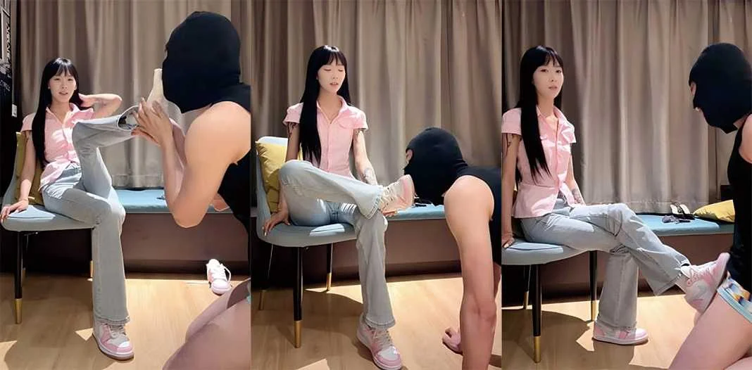 玩物社交 心少大王精神小妹酒店连环踢裆骑脸调教傻狗 舔鞋底被踢档各种调教层出不穷